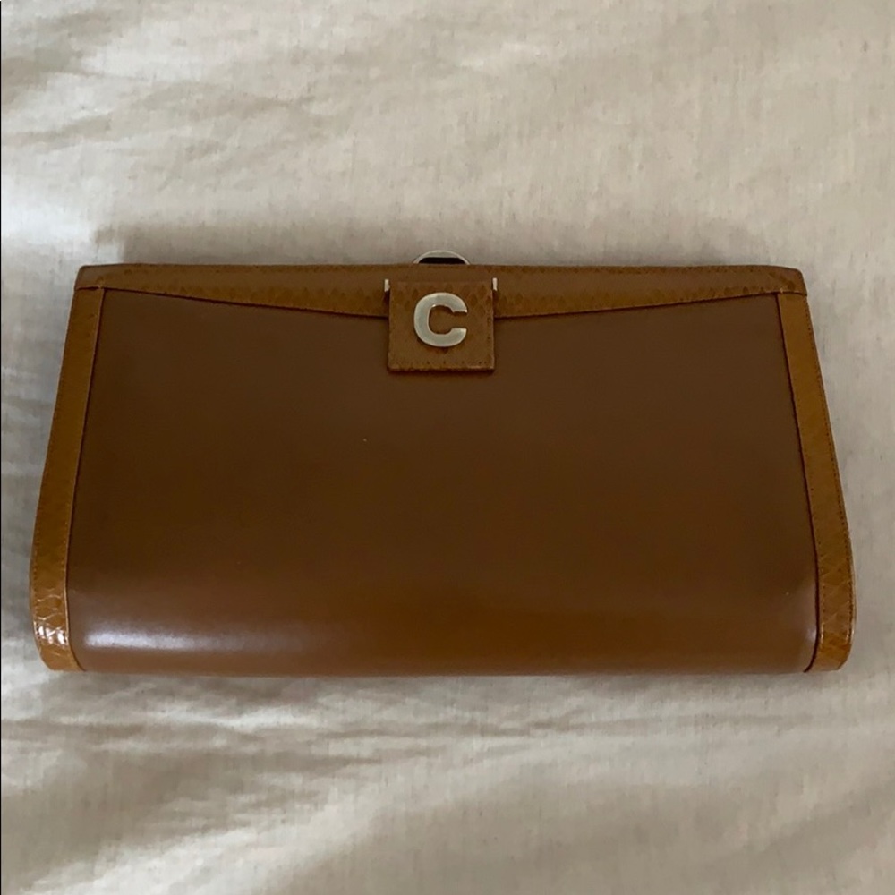 Vintage leather clutch w/ removable strap